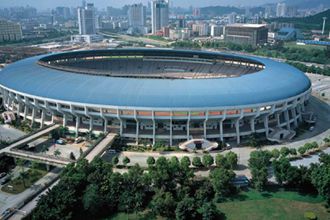 The largest stadium in Huaxi University City began to install steel space frame structure