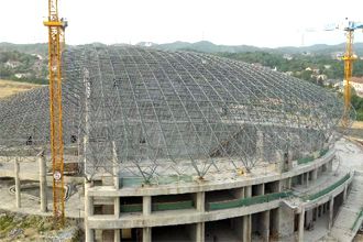 Installation technology of super span space frame dome