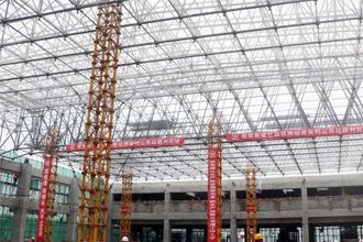 Steel structure space frame roof of high-speed railway station building