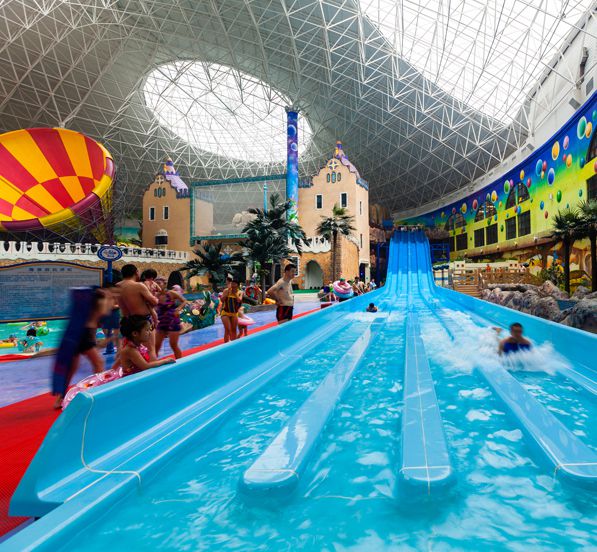 Prefab Indoor Water Theme Park With Space Frame Steel Structure Dome Metal Roof Design