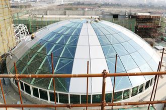 Assembling technology of steel structure dome glass roof construction