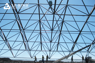 Overall lifting construction of large-span steel structure space frame in aircraft maintenance hangar (Part 1)