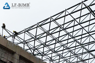Overall lifting construction of large-span steel space frame structure in aircraft maintenance hangar  (Part 2)