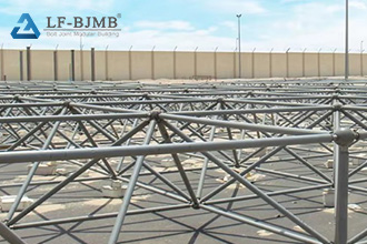 Bolted ball space frame lifting and lifting overall displacement
