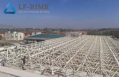 What are the conceptual differences between grid, bent, and frame structures?